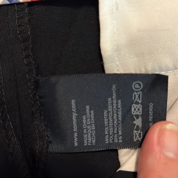 TOMMY HILFIGER Size 12 Classic Navy Blue
Wool Blend Zipfront Pockets $58 NEW - Picture 8 of 10